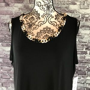 Women’s long sleeveless dress. Size XL.